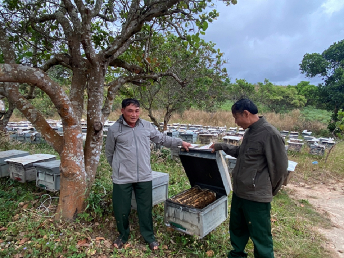 Can bo Hoi cuu chien binh tiêu bieu o xa Ea Nam 2